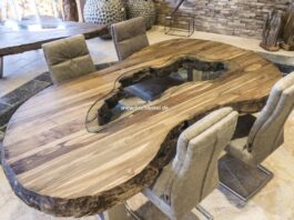 Esstisch oval aus recyceltem Holz