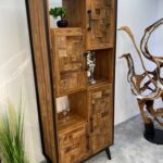 Schrank Vitrine aus recyceltem Holz