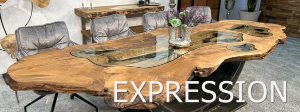Beeindruckender Esstisch Expression aus massivem Holz mit natürlichen Baumkanten