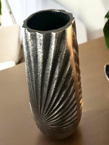 Blumenvase silber 38 cm hoch Designvase