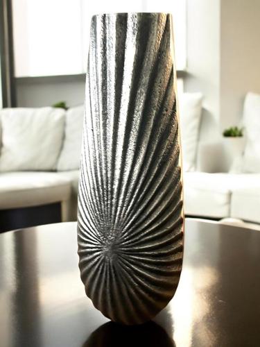 Blumenvase silber 38 cm hoch Designvase