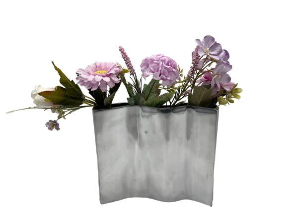 Designer Blumenvase aus Nickel