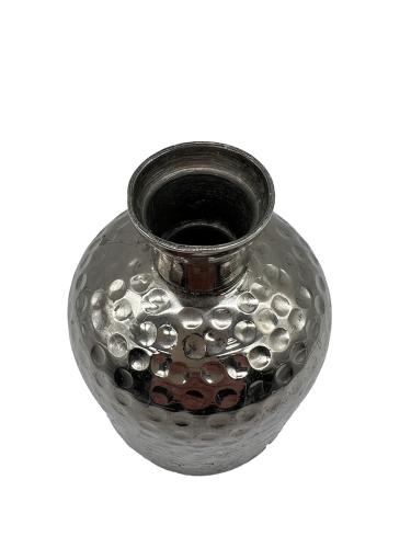 Dezente Design Blumenvase aus Nickel