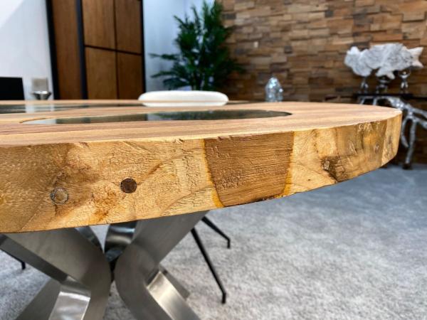 Runder Designtisch aus recyceltem Holz