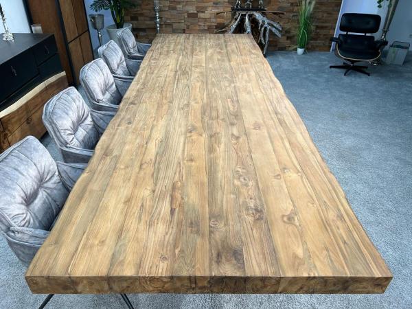 Esstisch Deep Island aus recyceltem Holz