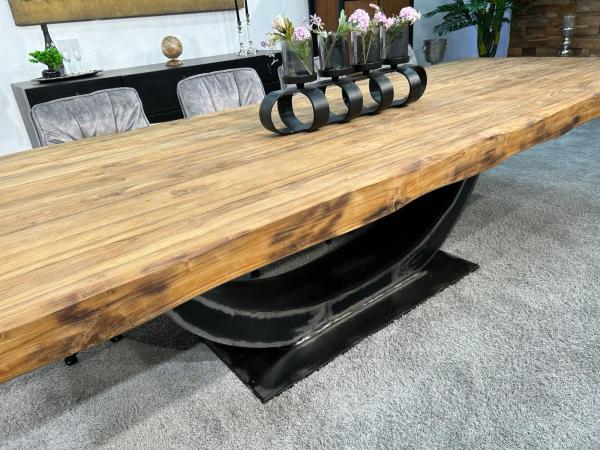 Esstisch Deep Island aus recyceltem Holz