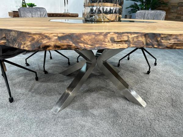 Runder Esstisch "Natural Eternia" (ca. 205 x 193 x 78 cm) aus recyceltem Holz mit Glaseinlagen und Edelstahlgestell