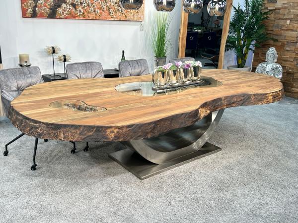 Massiver Holtisch Fusion aus recyceltem Holz