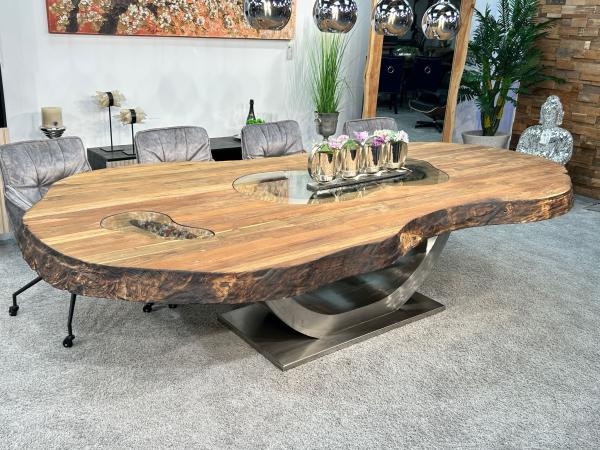 Massiver Holtisch Fusion aus recyceltem Holz