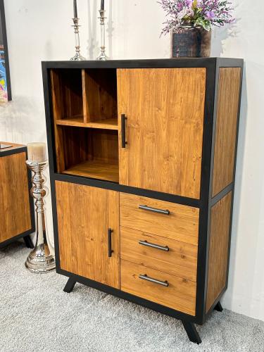 Highboard aus Holz