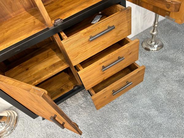 Highboard aus Holz