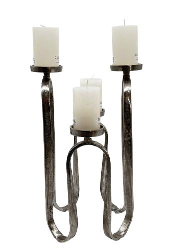 Kerzenständer aus Aluminium in silberner Optik für 4 Kerzen
