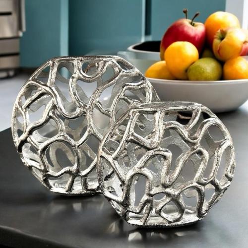 Metallvase mit Lianendesign Venla