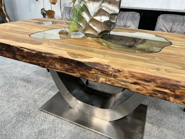 Nachhaltiger Massivholztisch "Deep Island" aus recyceltem Holz