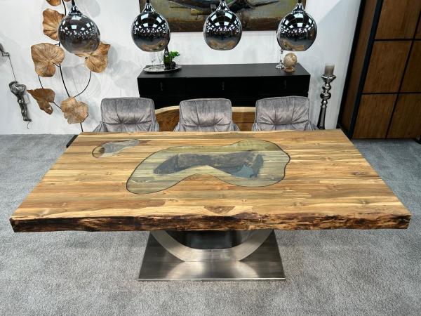 Nachhaltiger Massivholztisch "Deep Island" aus recyceltem Holz