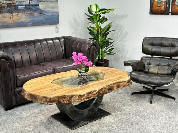 Ovaler Couchtisch Fusion 135 cm aus Holz