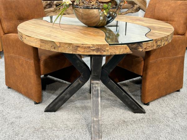 Runder Designtisch aus recyceltem Holz