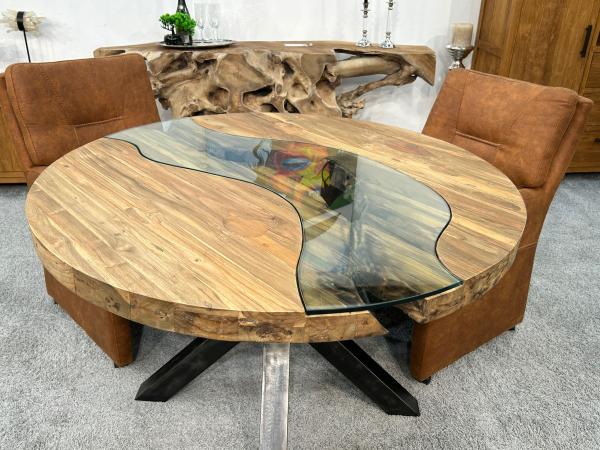 Runder Designtisch aus recyceltem Holz