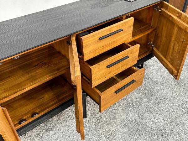 Sideboard aus Massivholz Kana