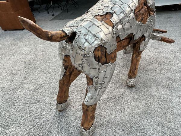 Skulptur / Dekofigur "Stier" aus Holz 122 cm