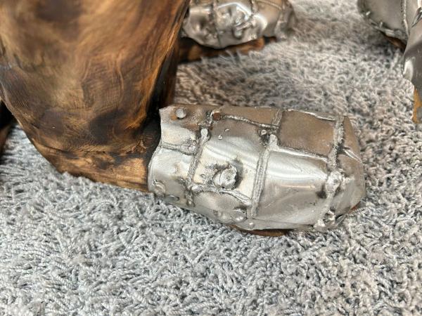 Skulptur Holzfigur Hund mit Aluminium