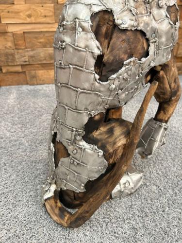 Skulptur Holzfigur Hund mit Aluminium