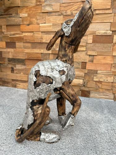 Skulptur Holzfigur Hund mit Aluminium