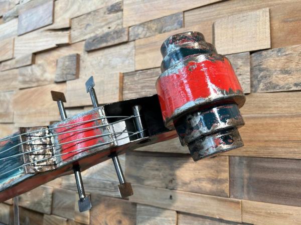 Skulptur Violine im XXL Format aus recyceltem Metall