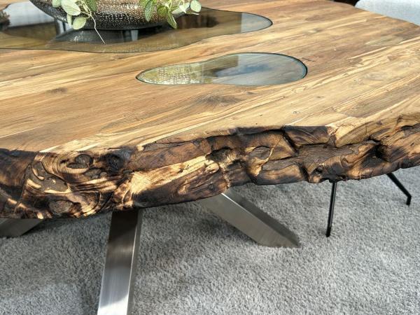 Runder Esstisch Eternia aus recyceltem Holz mit Glaseinlage