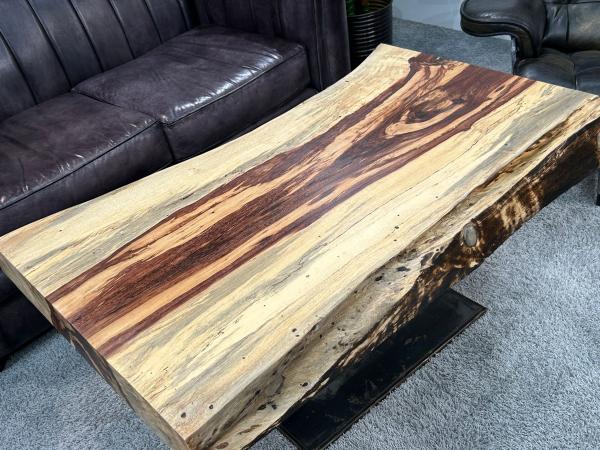 Baumstamm Couchtisch Tamarind 120 cm mit Tischgestell aus Stahl