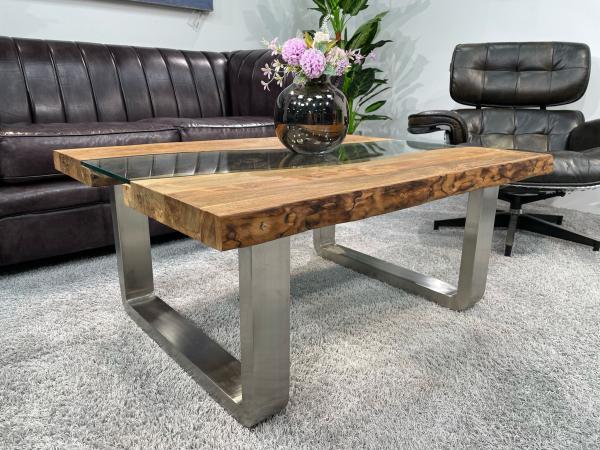 Eckiger Couchtisch aus Holz Old Elements rustikal modern Wildkante