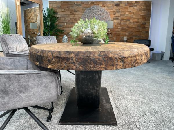 Esszimmertisch oval massiv Holz Sky Island Indutriedesign