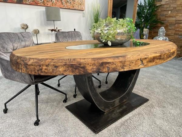 Esszimmertisch oval massiv Holz Sky Island Indutriedesign