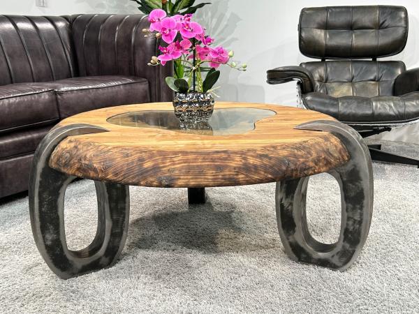 Runder Wohnzimmertisch aus Holz mit Rohstahl Couchtisch Sofatisch