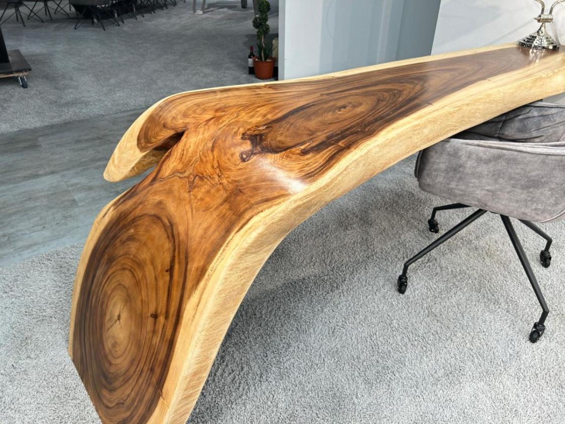 Außergewöhnlicher Schreibtisch / Tisch aus Suar Baumscheibe