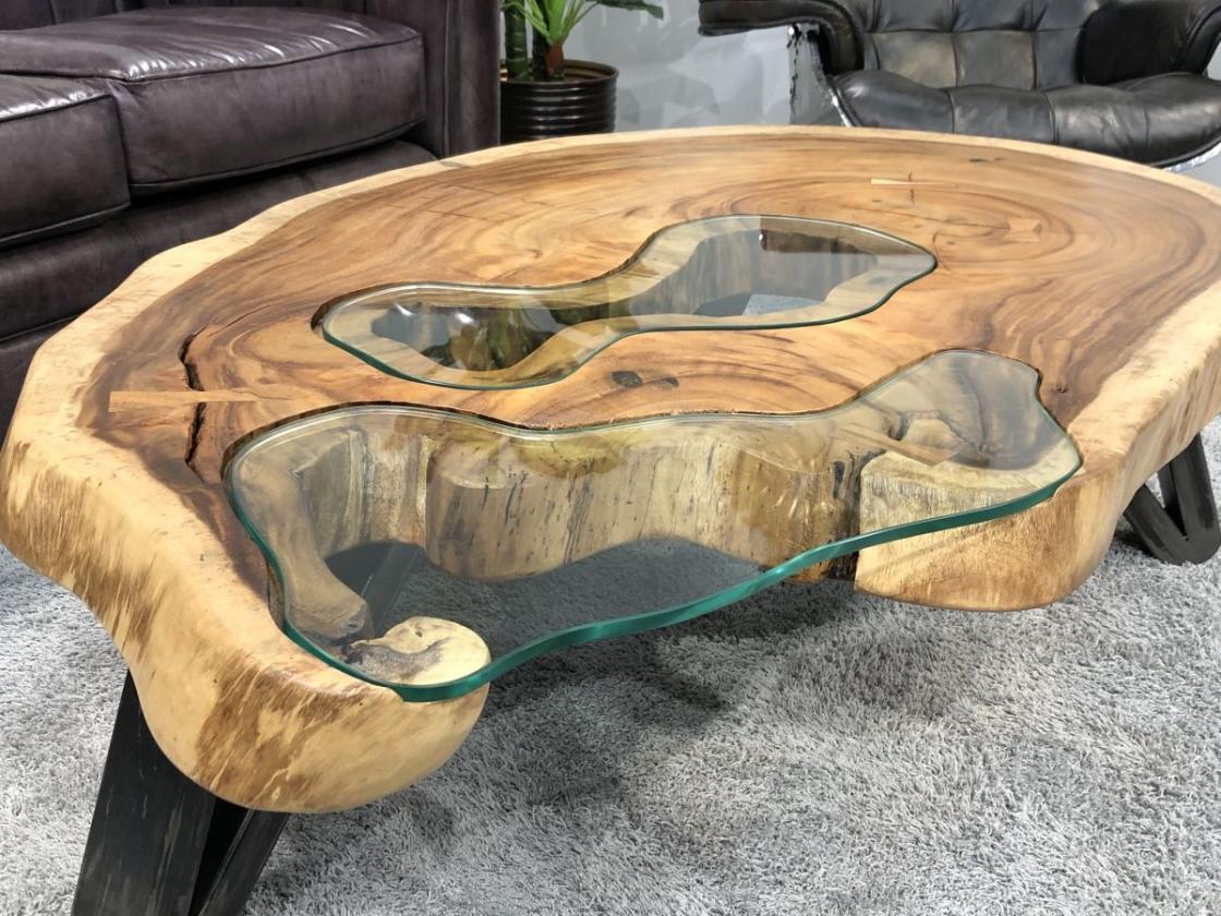 Couchtisch "Lakeside Suar" 154 x 94 x 39 cm mit Glaseinlagen und Rohstahlgestell