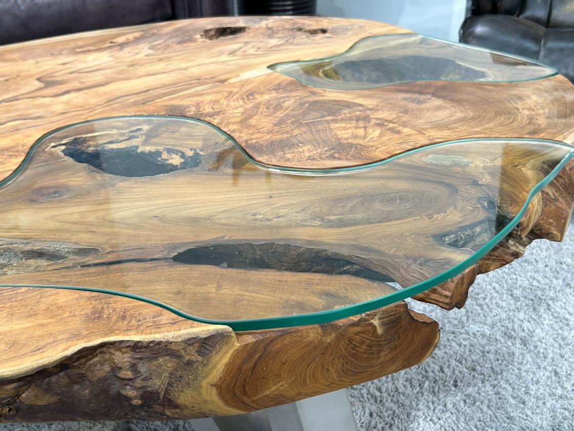 Couchtisch oval aus Holz aus Baumscheiben