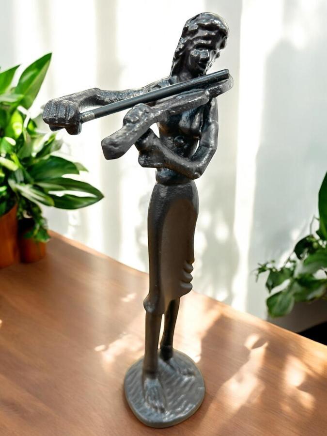 Figur Musikantin mit Geige Geigenspielerin