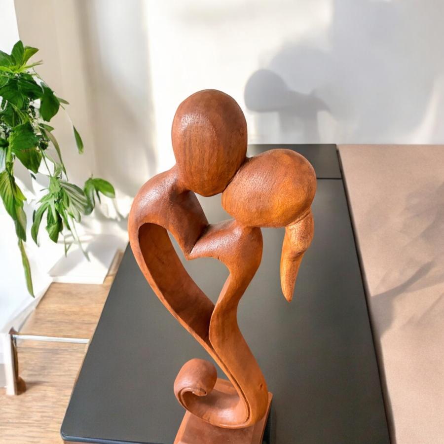 Holzfigur von Hand geschnitzt