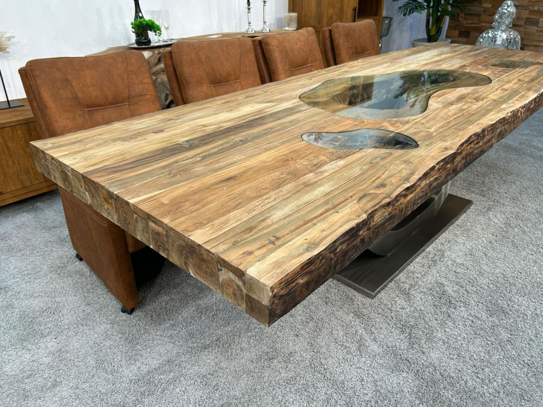 Design Massivholztisch aus recyceltem Altholz "Deep Island"