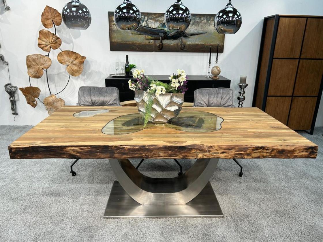 Nachhaltiger Massivholztisch "Deep Island" aus recyceltem Holz