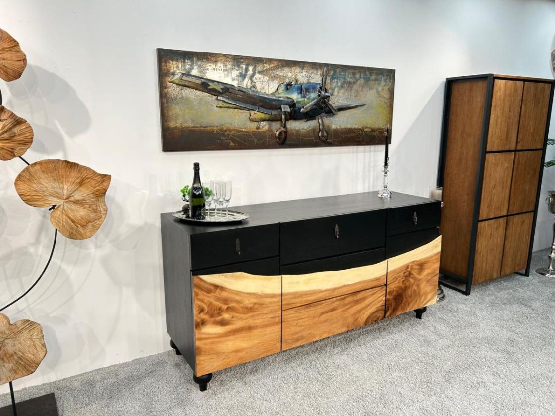 Nachhaltiges Sideboard "Black Forest" aus Altholz und Suarholz 180 cm