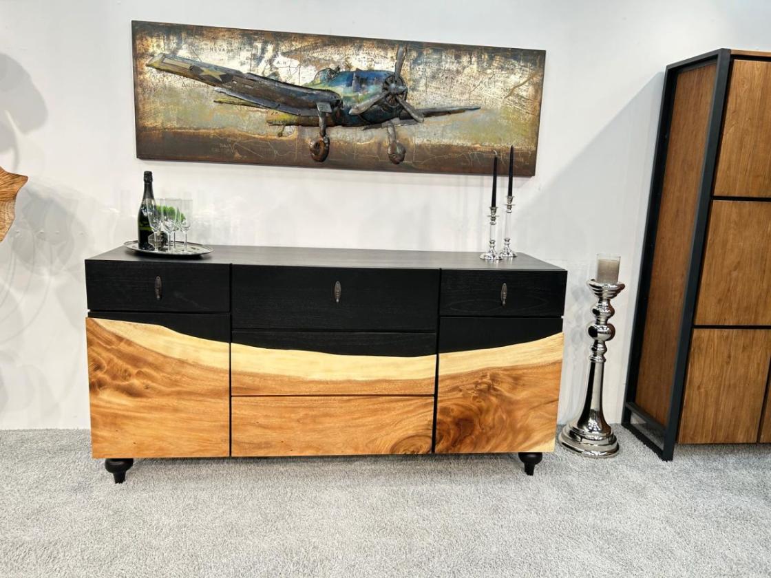 Nachhaltiges Sideboard "Black Forest" aus Altholz und Suarholz 180 cm