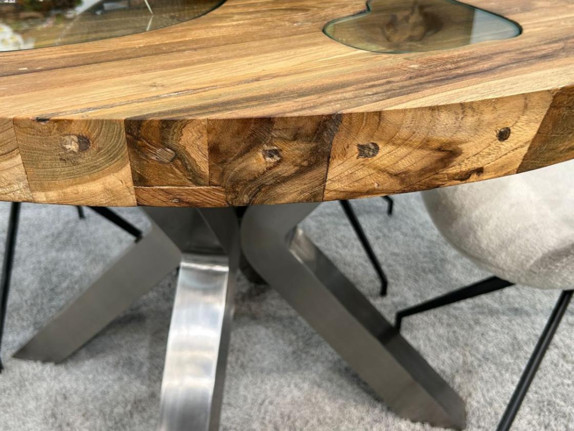 Runder Designtisch aus recyceltem Holz