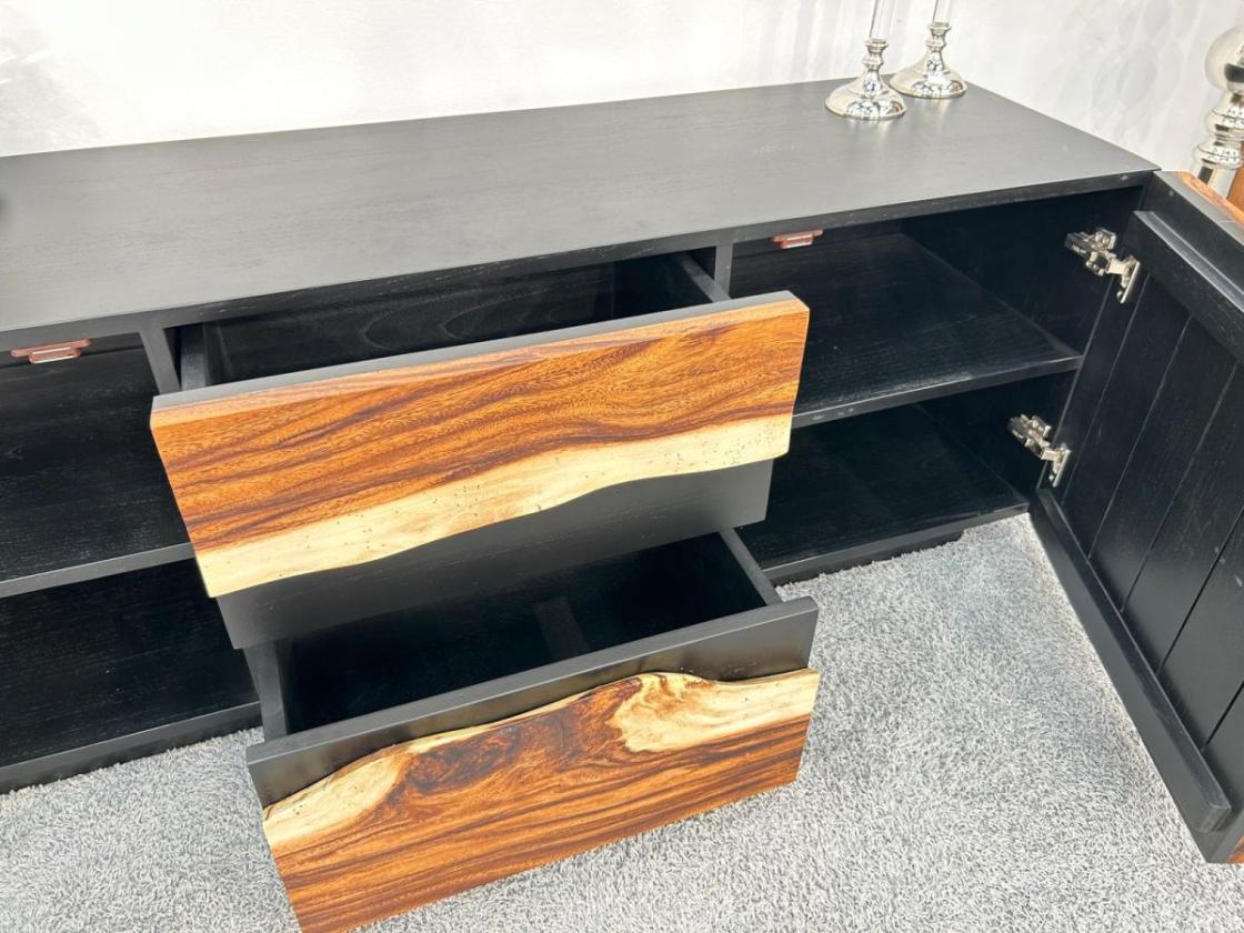 Sideboard Anrichte "Black Forest" aus recyceltem Holz mit Suar Baumscheiben 160 cm