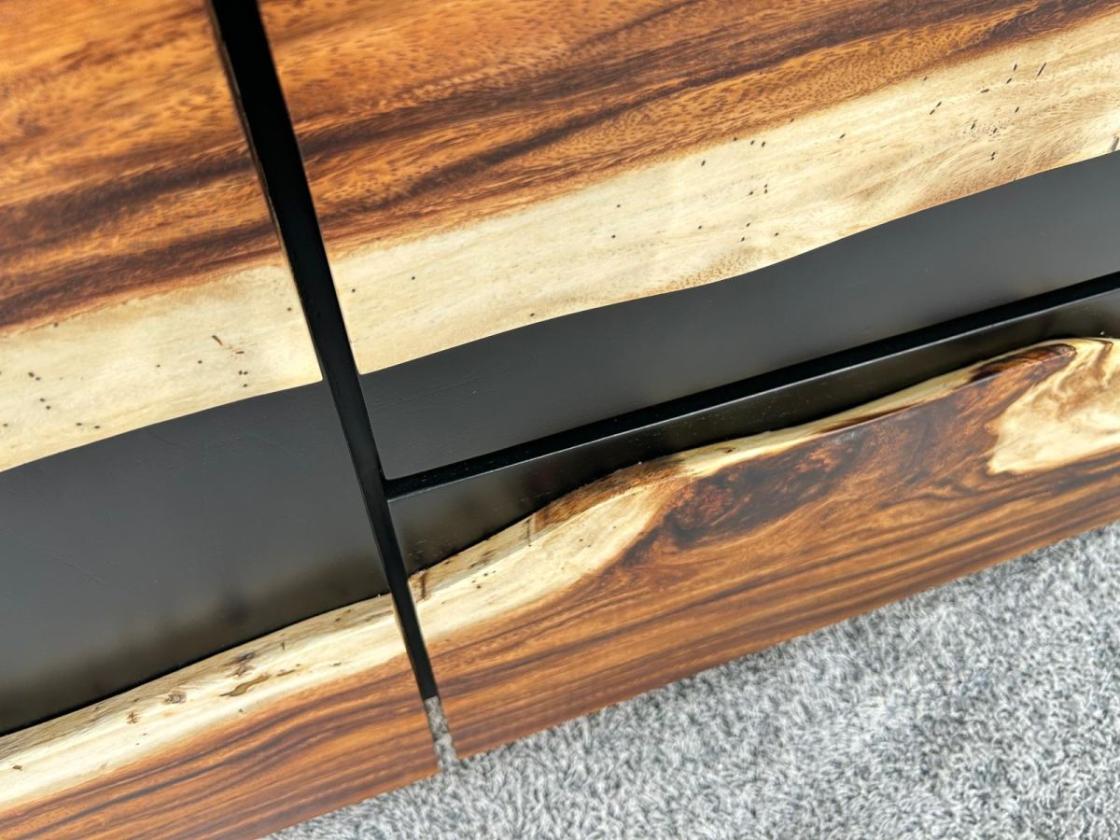 Sideboard Anrichte "Black Forest" aus recyceltem Holz mit Suar Baumscheiben 160 cm