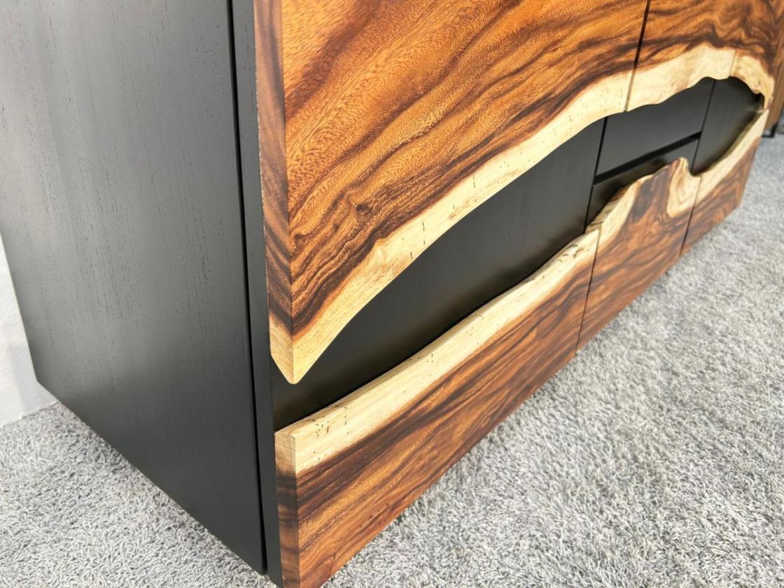 Sideboard Anrichte "Black Forest" aus recyceltem Holz mit Suar Baumscheiben 160 cm