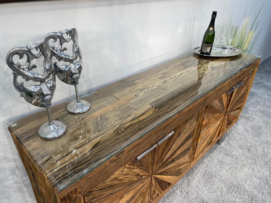 Sideboard / Anrichte "Essence" 180 x 45 x 82 cm aus recyceltem Altholz mit Chromgestell und Glasplatte