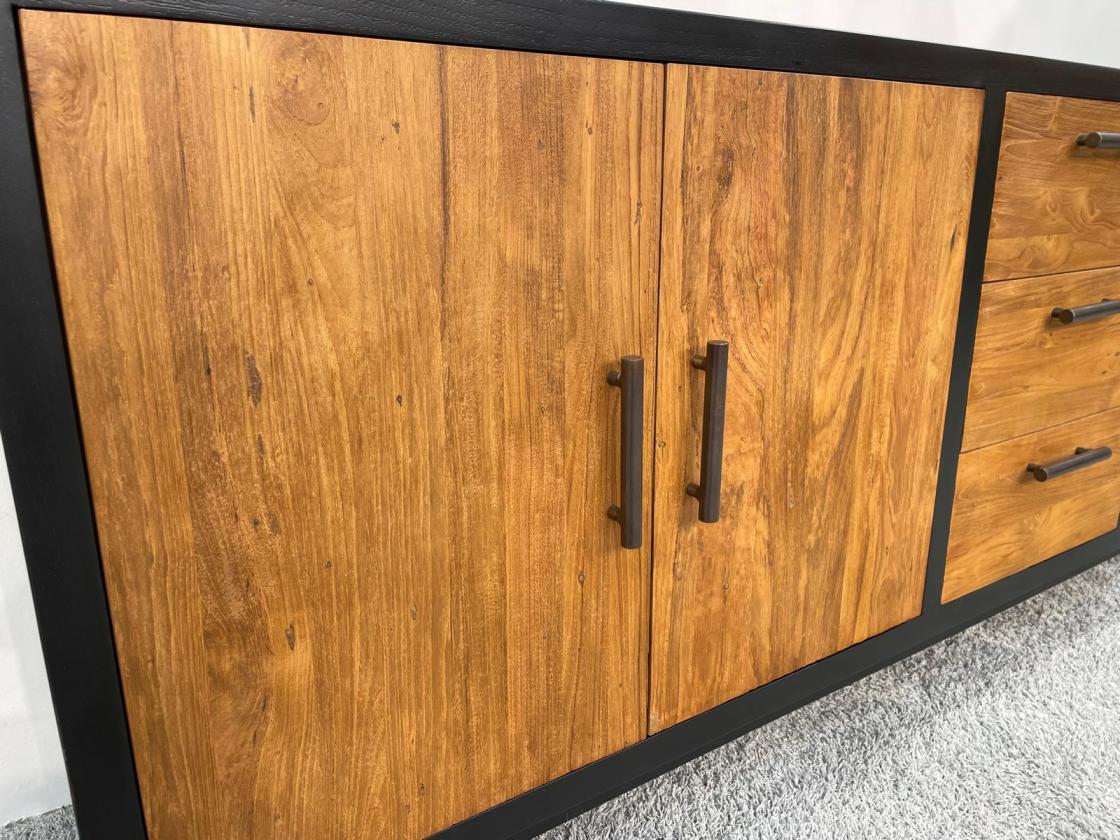 Sideboard aus Holz Tana