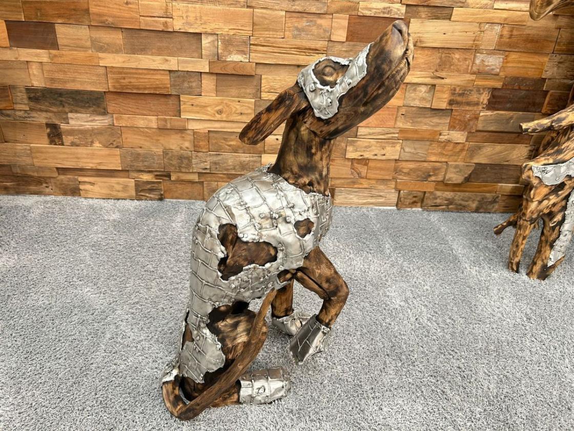 Skulptur Holzfigur Hund mit Aluminium